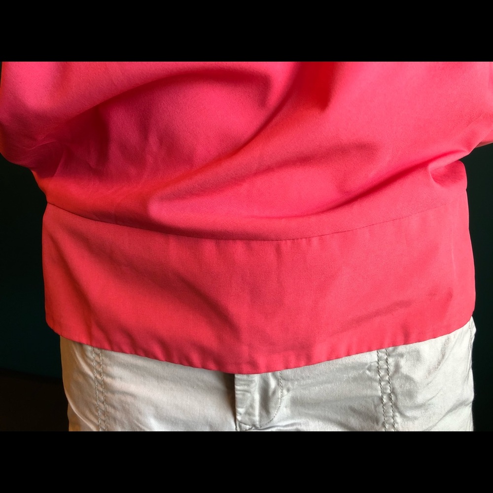 Pink backless blouse. - Picture 4 of 6